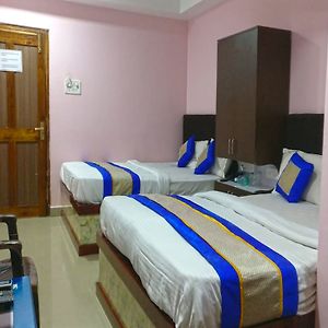 Oyo 16845 Shree Karpagham Dreams Hotel Port Blair Exterior photo