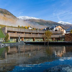 Relais & Chateaux In Lain Hotel Cadonau Brail Exterior photo