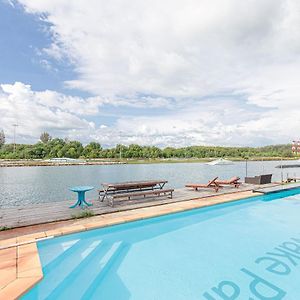 Oyo 433 Iwp Wake Park & Resort Hotel Mai Khao Exterior photo