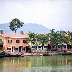 The Verona At Tub Lan Hotel Si Maha Phot Exterior photo