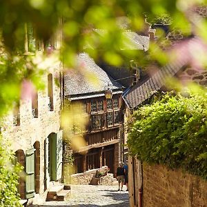 Chambres D'Hotes Logis Du Jerzual Dinan Exterior photo