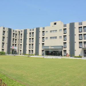 Treehouse Morina Hotel Vithalpur Exterior photo