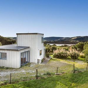 Surfinn Eco Cottage - Papatowai Cottage Exterior photo