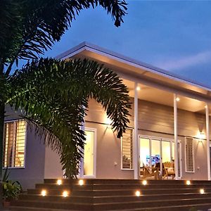 Luxury Beachside Home Maninoa Exterior photo