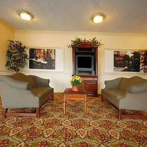 Quality Inn Lynchburg Interior photo