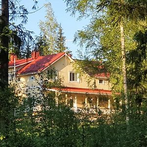 Tuhannen Tarinan Talo Hotel Kannuskoski Exterior photo