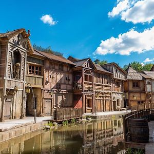 Les Quais De Lutece Hotel Plailly Exterior photo